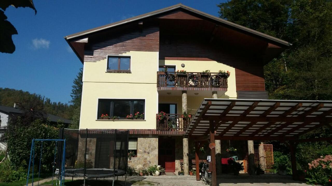 Dobrova Appartment Bezenica מראה חיצוני תמונה
